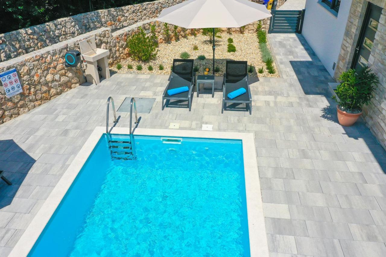Villa Kaoru Brand New Villa With A Heated Swimming Pool 马林斯卡 外观 照片