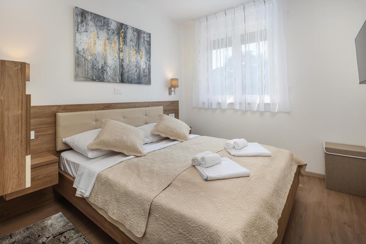 Villa Kaoru Brand New Villa With A Heated Swimming Pool 马林斯卡 外观 照片