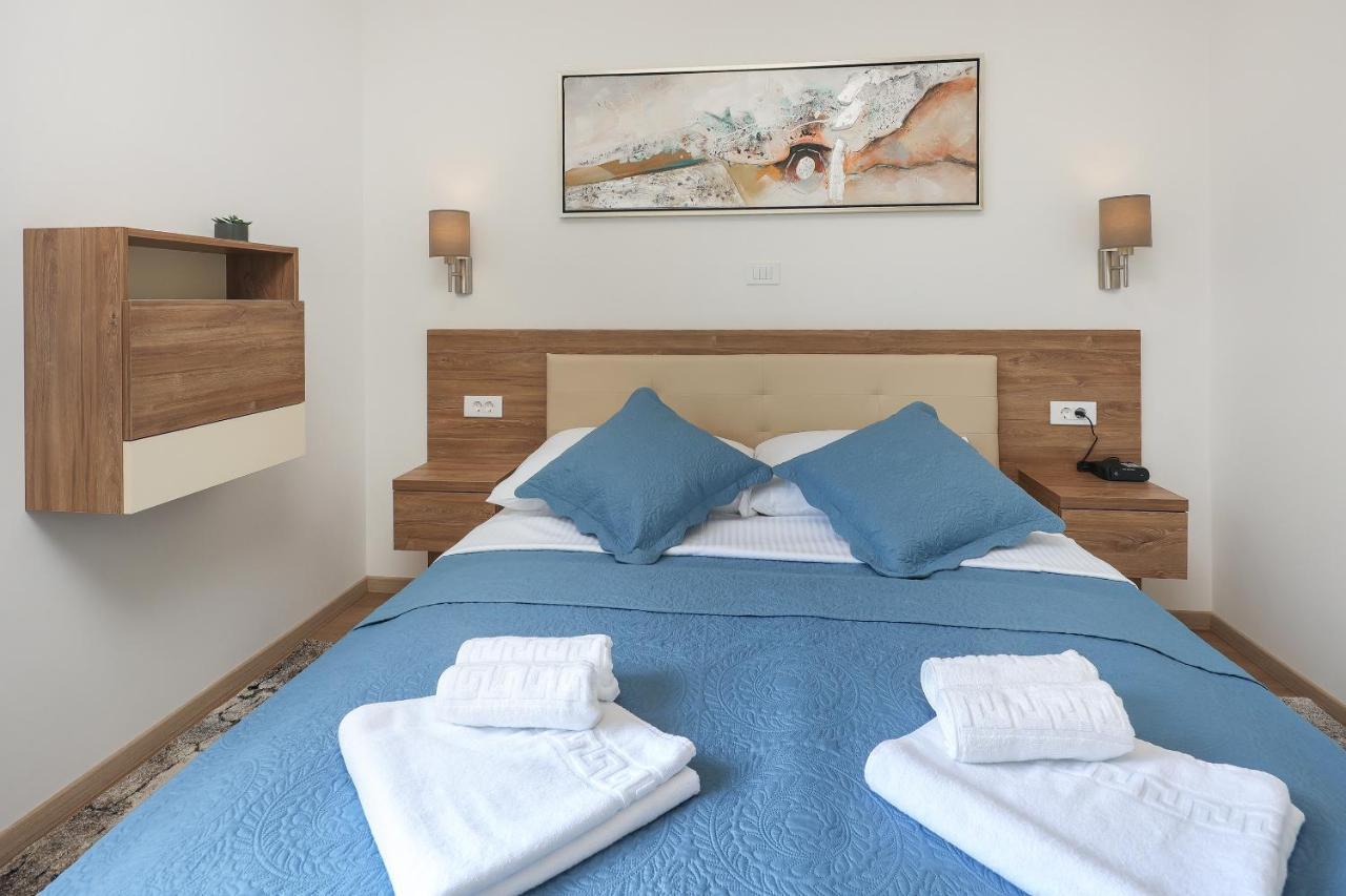 Villa Kaoru Brand New Villa With A Heated Swimming Pool 马林斯卡 外观 照片