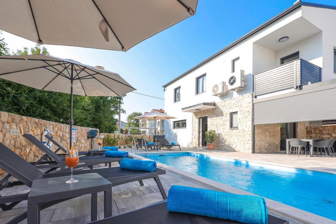 Villa Kaoru Brand New Villa With A Heated Swimming Pool 马林斯卡 外观 照片