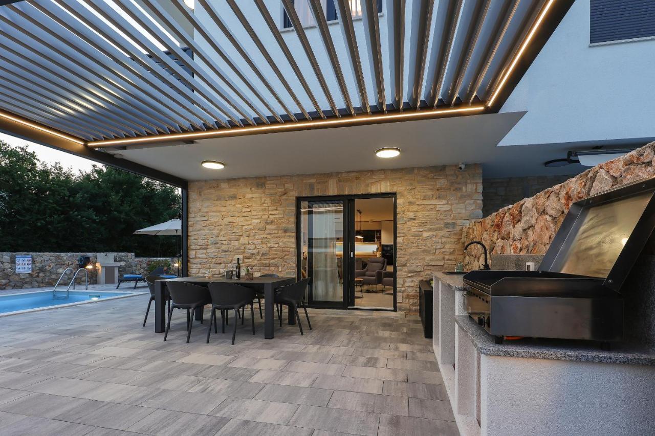 Villa Kaoru Brand New Villa With A Heated Swimming Pool 马林斯卡 外观 照片