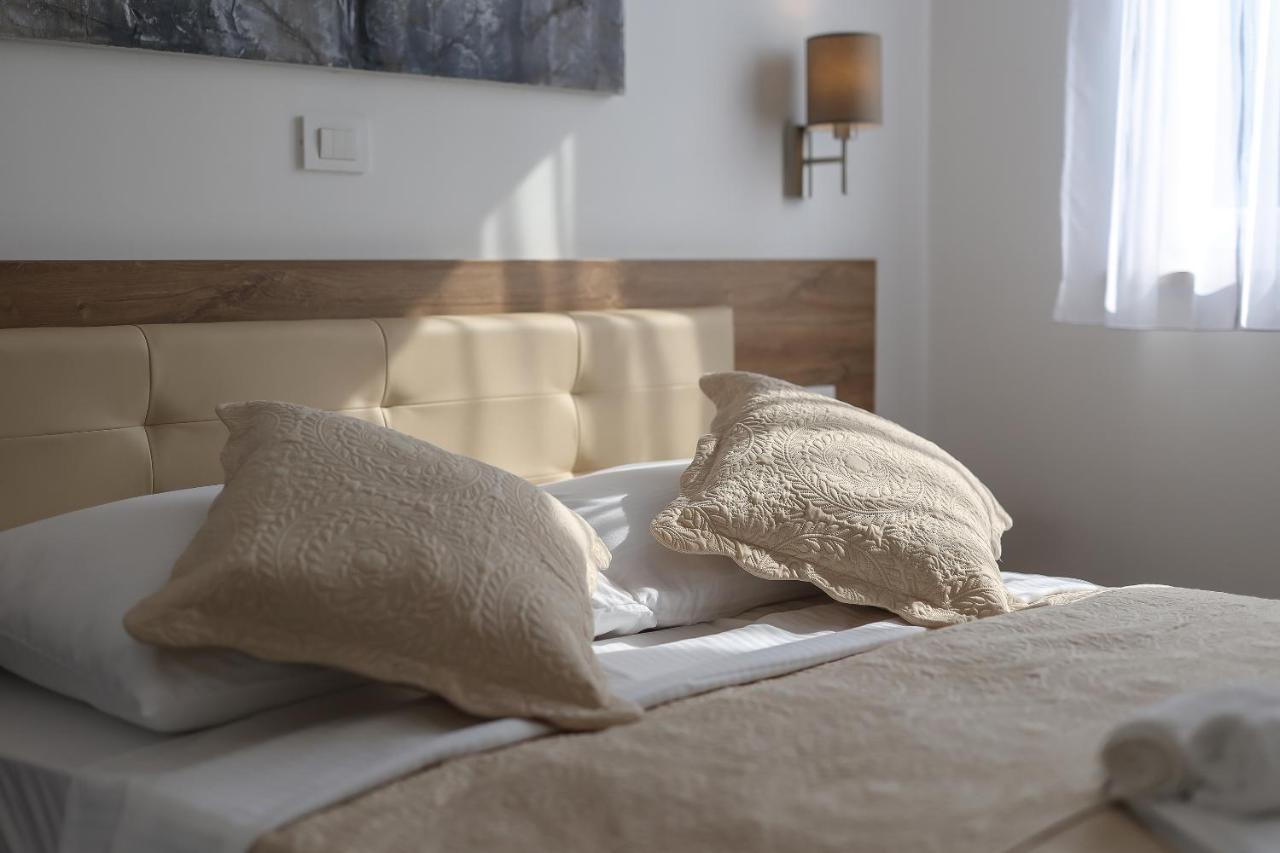 Villa Kaoru Brand New Villa With A Heated Swimming Pool 马林斯卡 外观 照片