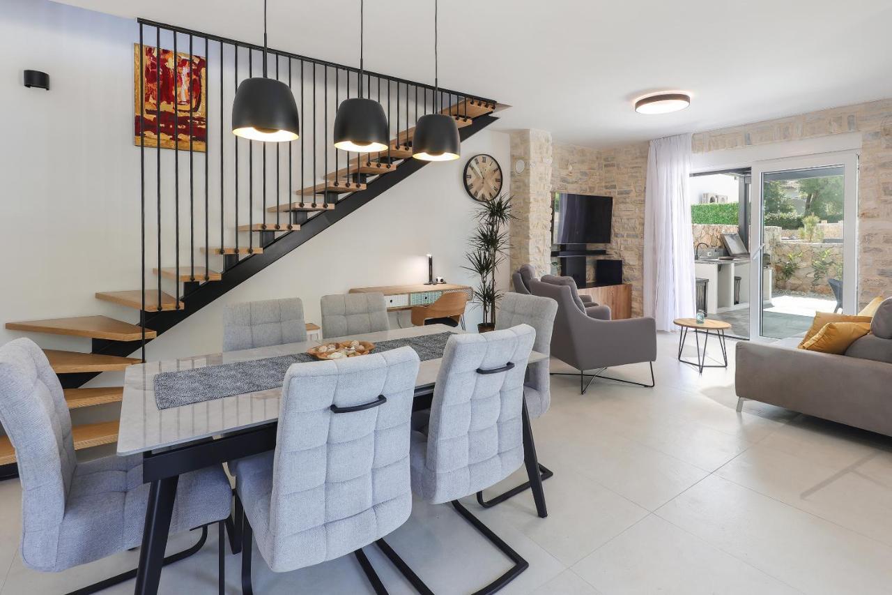 Villa Kaoru Brand New Villa With A Heated Swimming Pool 马林斯卡 外观 照片